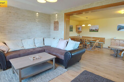 Wohn-Schlafraum Doppelcouch Essbereich