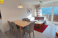 Wohn-Schlafraum Schlafcouch TV Essbereich