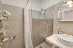 Badezimmer Dusche Waschtisch