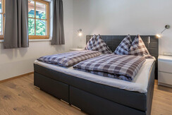 Ferienwohnung Neuper, Schlafzimmer mit Doppelbett