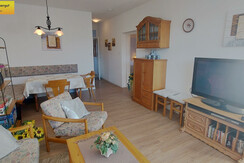 Wohn-Schlafraum Schlafcouch TV Essbereich