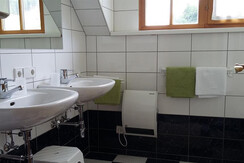 App B - Bad (Dusche-WC und WC  extra)