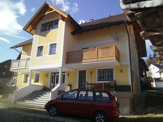 Appartement Stroblhof_Aich_Hausfoto Herbst