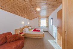 Zimmer 1 mit Ausziehcouch