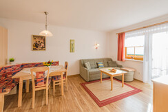 Essbereich und Couch