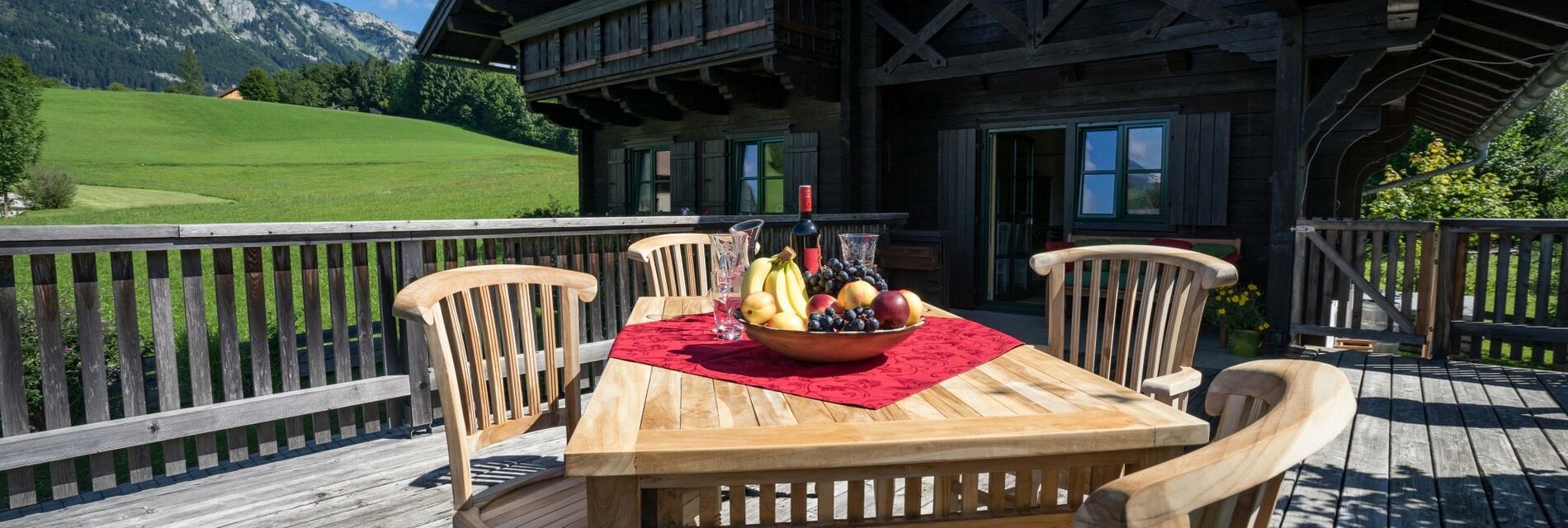 Ausseer Chalet, Terrasse im Sommer