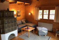 Wohnzimmer / Kachelofen / OG