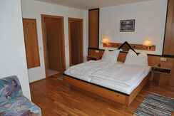 Doppelbettzimmer