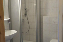 2-4 Bettz. Dusche/WC