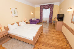 Berggasthof König_Doppelbett_Oststeiermark