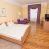 Photo of double room with bath tube, WC | © Berggasthof König