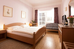 Berggasthof König_Doppelbettzimmer_Oststeiermark