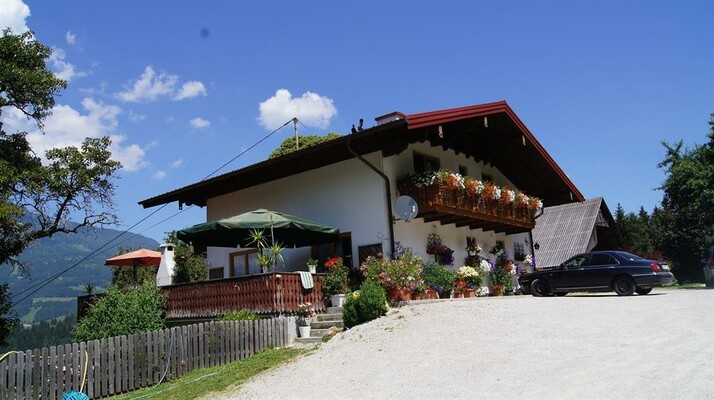 1-Hausansicht-Biobauernhof-Greiml-im-Naturpark-Söl