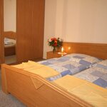 Photo of Double room, shower, toilet, 1 bed room