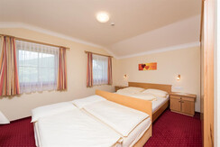 Zimmer Talblick Bild 3 (4er Belegung)