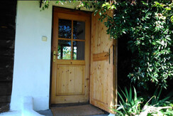 Bioweingut Menhard Thomas Haus 1 Eingangstüre