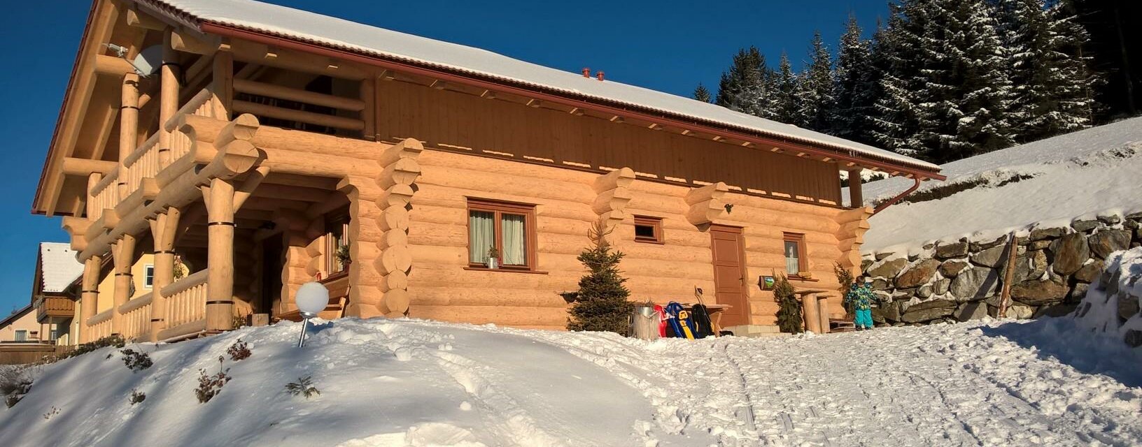 Blockhaus im Winter