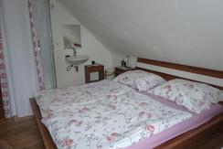 3-Bettzimmer mit Dusche und Balkon 