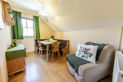 Kollerhof am Eichberg Esstisch Winzerhaus