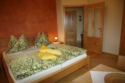 Grünes Doppelzimmer am Winzerhof Orsl