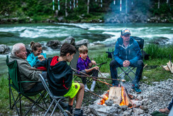 LAgerfeuer am Fluss