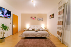 Schlafzimmer 2