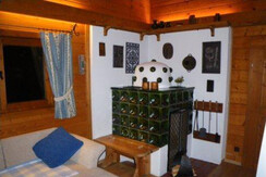 Kachelofen mit Sitzbank