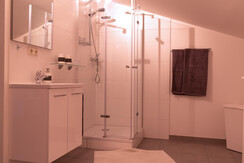 Claus Resch Appartments Badezimmer