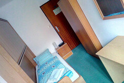 Einzelzimmer mit Etagenbett