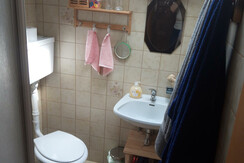 Badezimmer mit Dusche 1. Stock