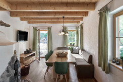 DorfinderStadt-Chalet-Teichblick-Stube