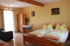 Der Hermannhof Holzbett