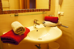 Dirtlerhof - Badezimmer Waschbecken