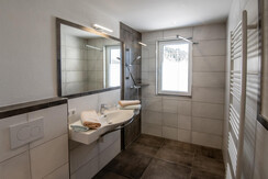 shooting-star.at-2704