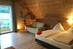 Hochzeitszimmer in der Frühstückspension Rost