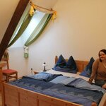 Photo of double room with shower, WC | © Erlebnis- und Genusswelt Farmer-Rabensteiner