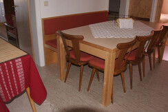 Essbereich_Blick in Zimmer