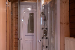 Duschgelegenheit im kuscheligen Ferienhaus