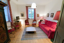 Wohnzimmer mit Ausziehcouch