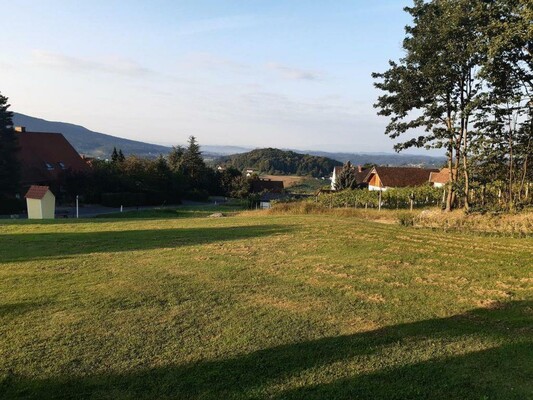 Ausblick nach Bad Gleichenberg und Straden | © Familie Eibel