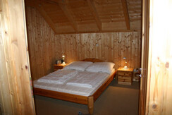 Schlafzimmer mit  Doppelbett