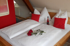 Schlafzimmer mit Balkon