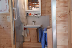 Lodge Dusche neu-Waschbecken