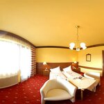 Photo of 4-bed room, shower or bath, toilet, balcony