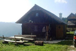 Aussenansicht Sommer Holzknechthütte