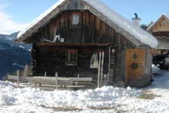 Aussenansicht Winter Holzknechthütte