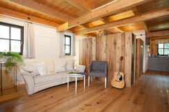 Ferienwohnung Neubauer Wohnraum Couch