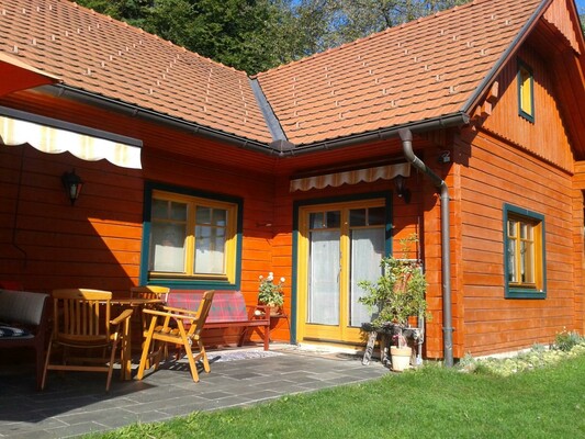 Ferienwohnung Nostalgie Terrasse sonnig | © Ferienwohnung Nostalgie | Michaela Rosenberg