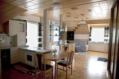 Ferienwohnung Peklar Küche und Wohnzimmer