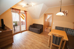 Ferienwohnung Pronegg-Krainz Kastanie Esstisch